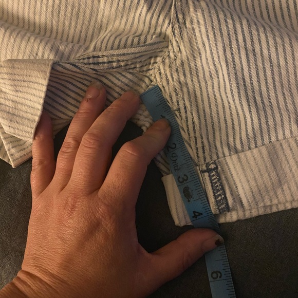 Women’s Garage Brand Jean shorts - Picture 6 of 8